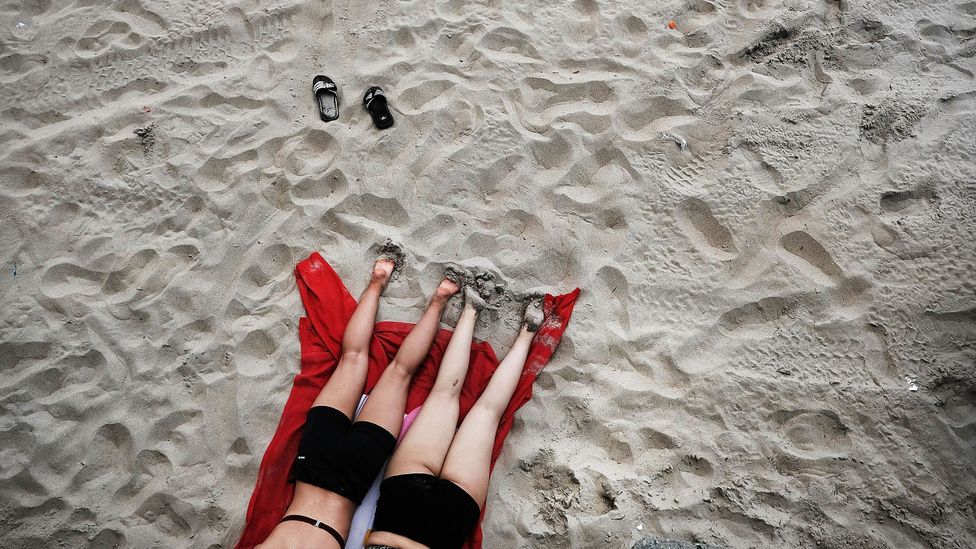 Our anticipation of pleasurable experiences – i.e. a well-deserved break from work – increases dopamine levels (Credit: Getty) Our anticipation of pleasurable experiences – i.e. a well-deserved break from work – increases dopamine levels (Credit: Getty)