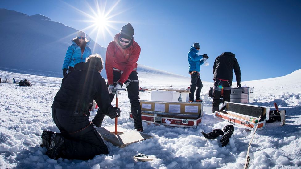 Some of the ice cores are extracted by hand using a device that allows researchers to drill down into the compacted ice of the glacier (Credit: Ca' Foscari University of Venice) Some of the ice cores are extracted by hand using a device that allows researchers to drill down into the compacted ice of the glacier (Credit: Ca' Foscari University of Venice)