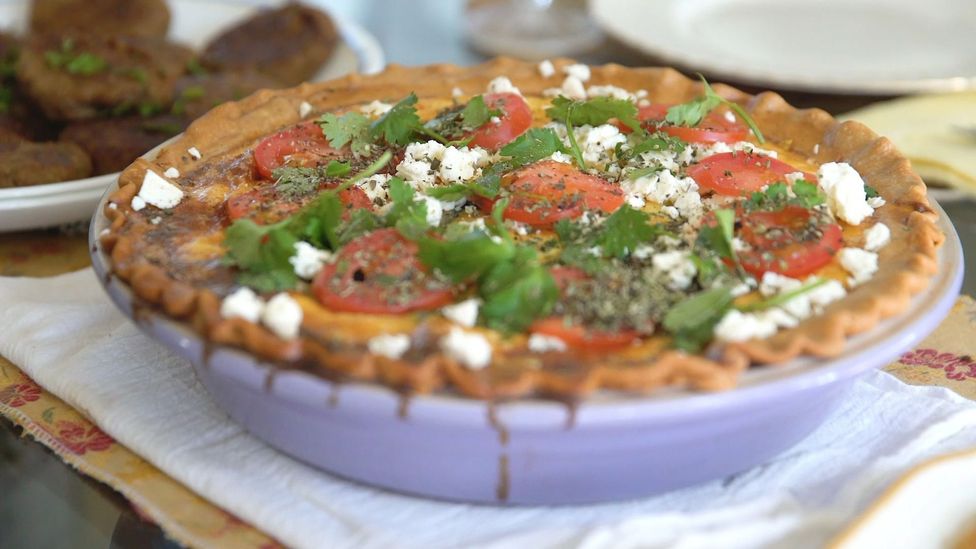 The cake that survived World War Two - BBC Reel