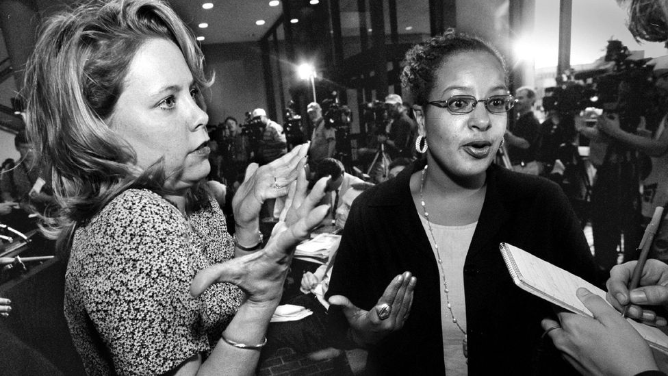 Two jurors in the 1998 trial of Ruthann Aron talk to the press; in the US system, deciding upon a defendant’s motives is ultimately up to the jury (Credit: Getty Images)