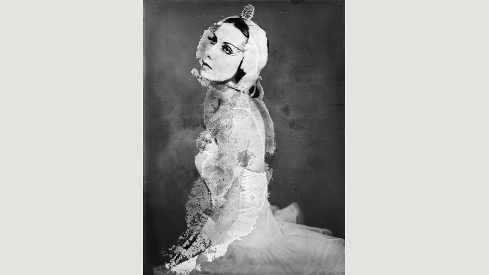 Tamara Toumanova, ballet dancer, 1945, by Armand (Armenak Arzrouni) (Credit: Armand collection, courtesy of the Arab Image Foundation) Tamara Toumanova, ballet dancer, 1945, by Armand (Armenak Arzrouni) (Credit: Armand collection, courtesy of the Arab Image Foundation)