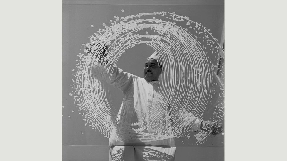 The knafeh Maker, 1960, by Muhamad Youssef (Credit: Gihane Ahmad collection, courtesy of the Arab Image Foundation) The knafeh Maker, 1960, by Muhamad Youssef (Credit: Gihane Ahmad collection, courtesy of the Arab Image Foundation)
