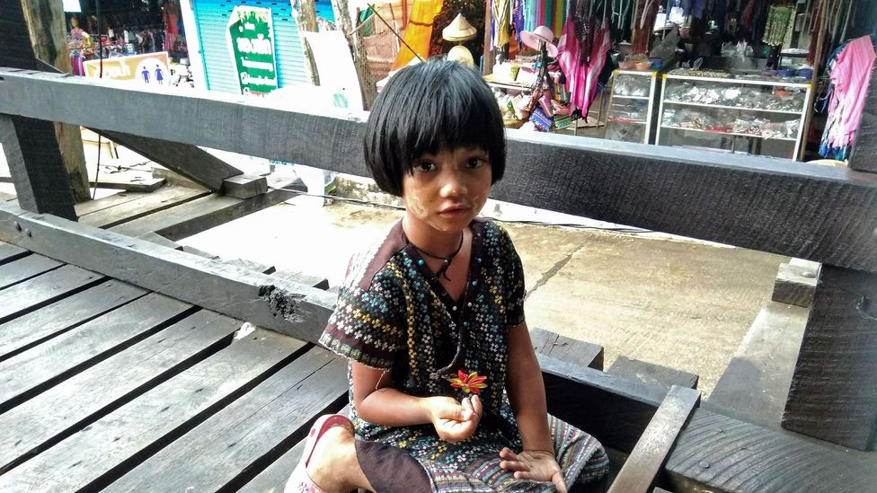 A Mon girl in Sangkhlaburi, Thailand A Mon girl in Sangkhlaburi, Thailand