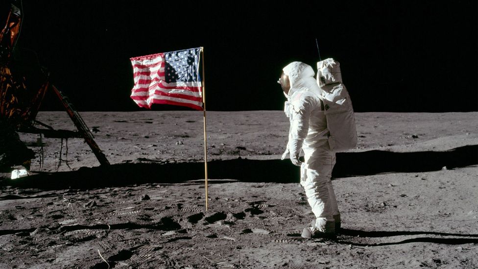 Astronaut Neil Armstrong Moon Landing Apollo 11 Lunar Module photo 2000-001209 