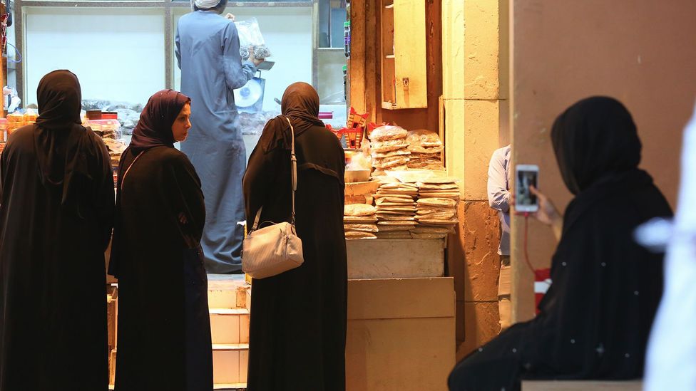 Women shop for frankincense in Muscat’s Mutrah Souq (Credit: Christopher Baker) Women shop for frankincense in Muscat’s Mutrah Souq (Credit: Christopher Baker)