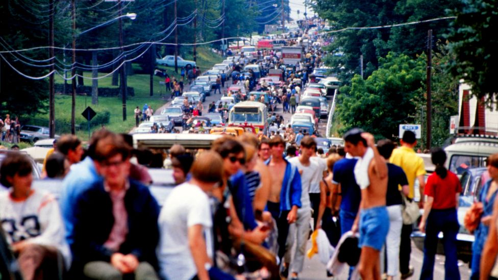 Traffic jams on the road to the Woodstock festival