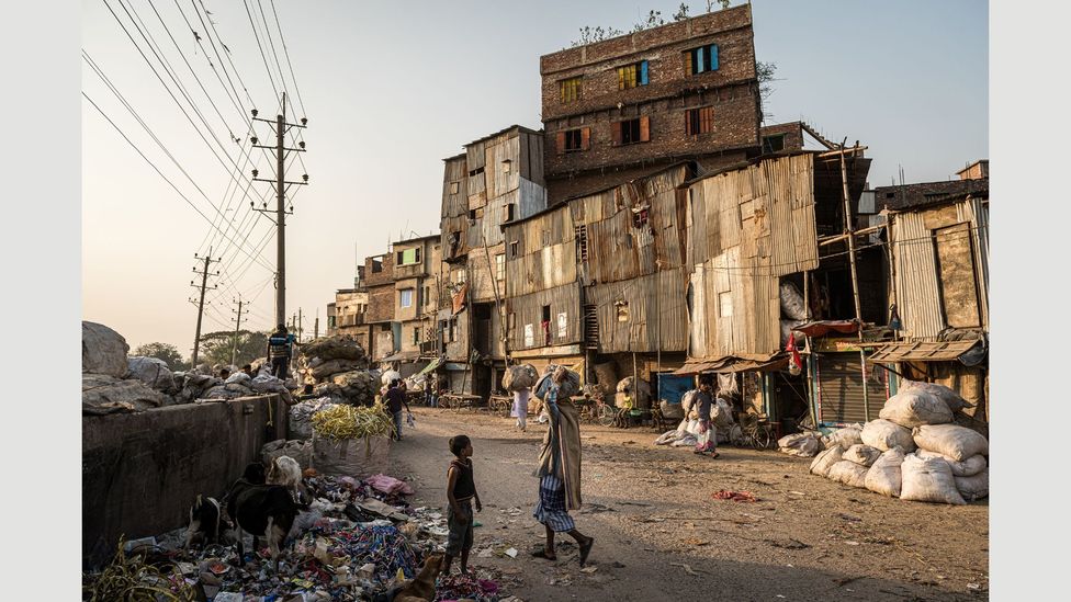 Most migrants who head to Dhaka end up in slums similar to this one (Credit: Ignacio Marin/ Institute) Most migrants who head to Dhaka end up in slums similar to this one (Credit: Ignacio Marin/ Institute)
