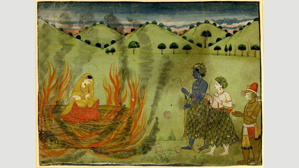 Ramayana'dan gelen bu sahne, Sita'nın iffetini test etmek için ateşle çileden çıkmasını tasvir ediyor (Kredi: British Museum) Ramayana'dan gelen bu sahne, Sita'nın iffetini test etmek için ateşle çileden çıkmasını tasvir ediyor (Kredi: British Museum)