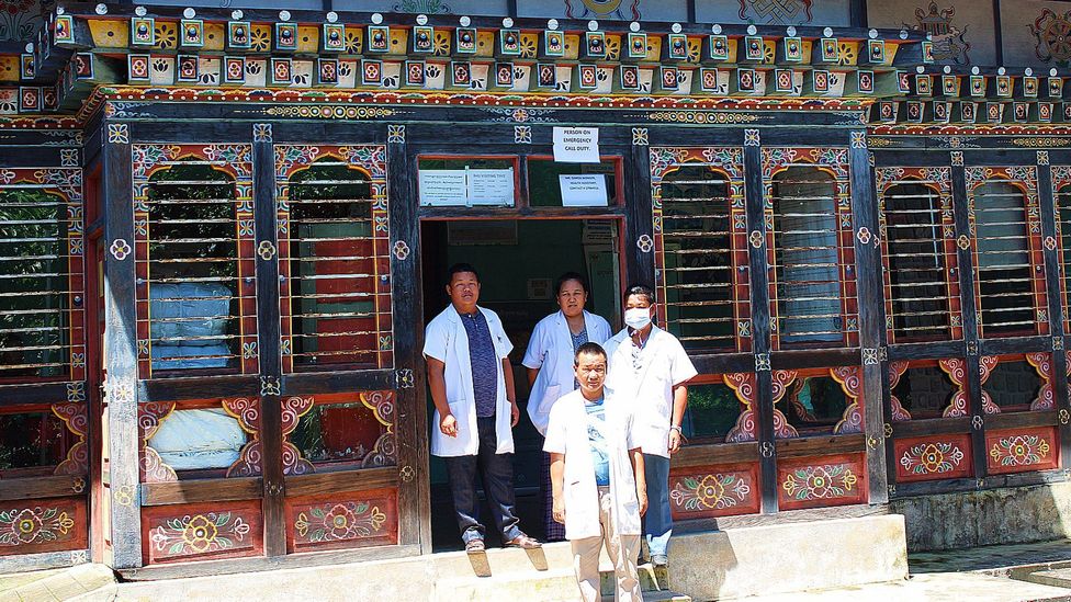 Health workers at the Chokhorling Basic Health Unit in Bhutan screens anyone admitted with a fever for malaria (Credit: Christine Ro)
