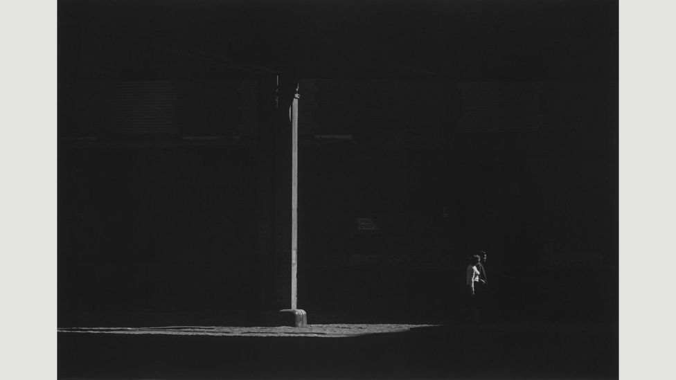 Couple walking under elevated, 1967 (Credit: Estate of Roy DeCarava. Courtesy David Zwirner) Couple walking under elevated, 1967 (Credit: Estate of Roy DeCarava. Courtesy David Zwirner)