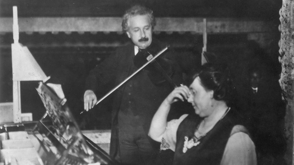 Einstein violin