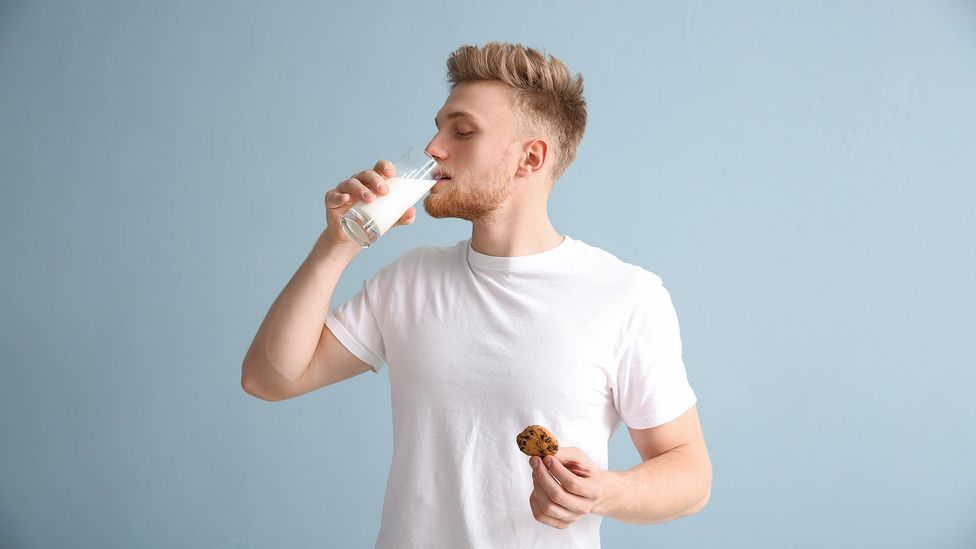 People who drank a litre of milk a day may have an increased heart disease risk, but that could be because they don't have a healthy diet overall (Credit: Getty Images)