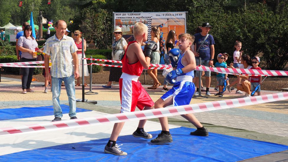Makeshift boxing rinks are part of the fun on Independence Day (Credit: Sarah Reid)