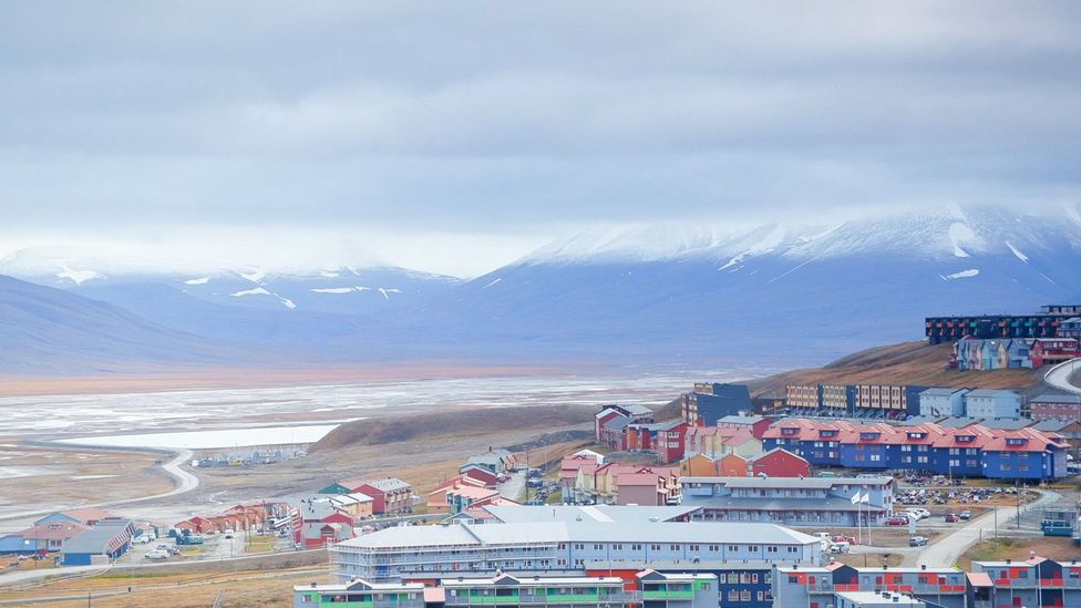 Traffic in Longyearbyen Svalbard Norway (Credit: Werner Hoffmann) Traffic in Longyearbyen Svalbard Norway (Credit: Werner Hoffmann)