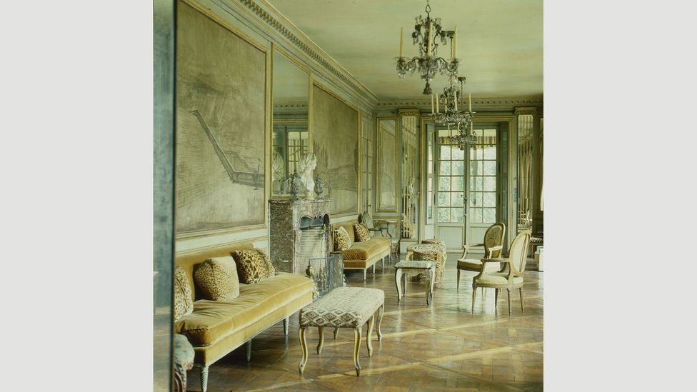 Interior designer Elsie de Wolfe was known for her light touch and uncluttered spaces