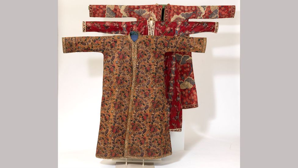 These men’s banyans made of Indian chintz are glazed brown, and were created around 1765 These men’s banyans made of Indian chintz are glazed brown, and were created around 1765