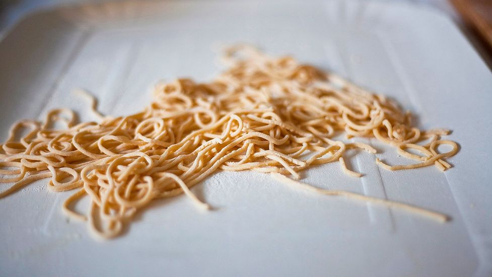 Traditional cacio e pepe recipes call for tonnarelli, which is like spaghetti but has the addition of egg (Credit: Reda&Co/Getty Images)
