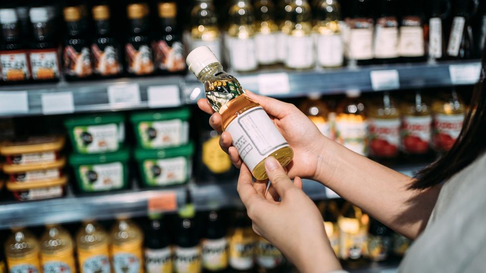 Vegetable oils usually contain differing amounts of saturated fat, monounsaturated and polyunsaturated fatty acids (Credit: Getty Images) Vegetable oils usually contain differing amounts of saturated fat, monounsaturated and polyunsaturated fatty acids (Credit: Getty Images)
