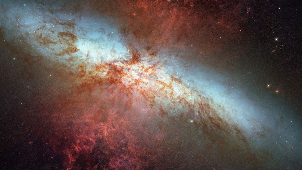 Giant clouds of galactic hydrogen explain mystery behind cosmic rays