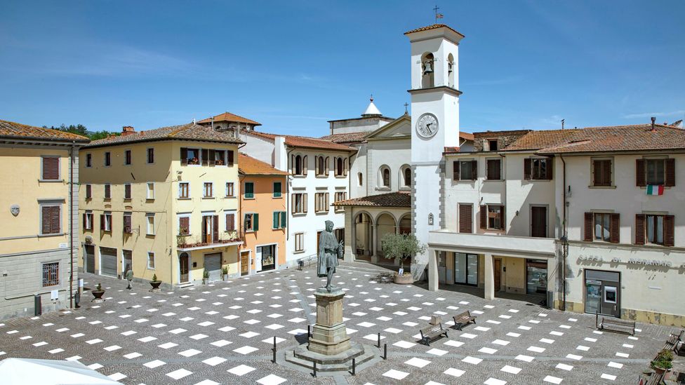 The cobblestones of Piazza Giotto in Tuscany have been marked to create a social distancing grid (Credit: Francesco Noferini, Caret Studio) The cobblestones of Piazza Giotto in Tuscany have been marked to create a social distancing grid (Credit: Francesco Noferini, Caret Studio)