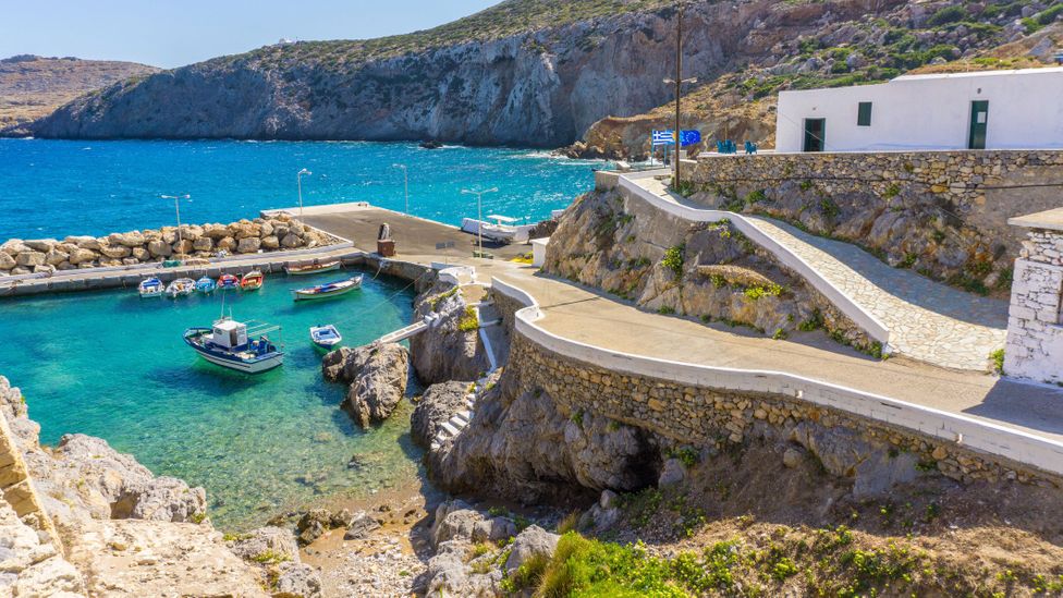 Το ελληνικό νησί των Αντικυθήρων έχει μόλις 22 μόνιμους κατοίκους – και χιλιάδες κατσίκες (Credit: Charalambos Andronos/Getty Images)