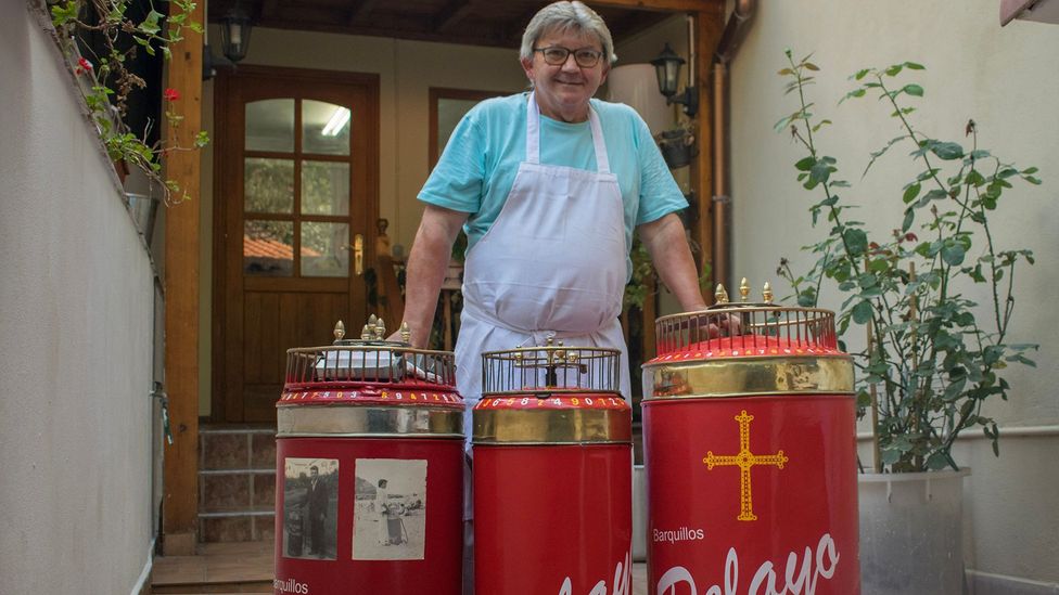 Ilgalaikė Ispanijos barquillero tradicija gali baigtis, kai Pelayo ir Cañas šeima išeis į pensiją (Kreditas: Jessica Vincent) Ilgalaikė Ispanijos barquillero tradicija gali baigtis, kai Pelayo ir Cañas šeima išeis į pensiją (Kreditas: Jessica Vincent)