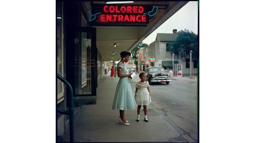 Department Store, Mobile, Alabama, 1956 (Credit: The Gordon Parks Foundation. Courtesy the Gordon Parks Foundation and Jack Shainman Gallery, New York)