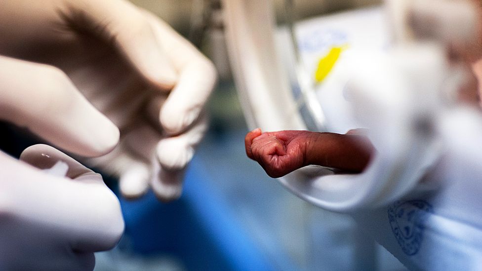 Incubators can save lives by helping to keep underweight premature babies stable but are not available in all parts of the world (Credit: Conrad Bornman/Getty Images)