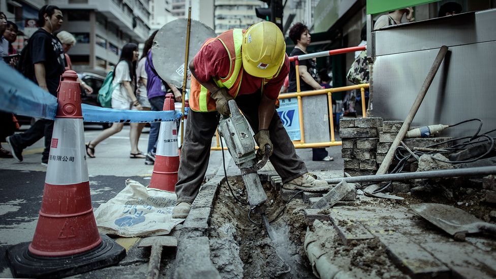 Cities are notoriously loud places but unpicking the effects of noise from other types of pollution is tricky (Credit: Philippe Lopez/Getty Images)