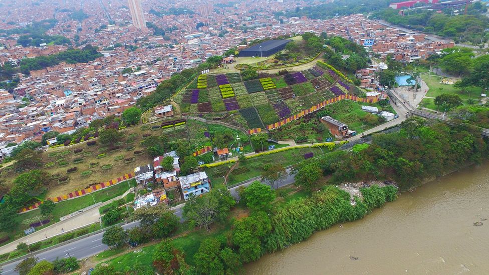 The Morro de Moravia (Moravia Hill) enlivens the urban landscape of Medellin (Credit: Alcadía de Medellín)