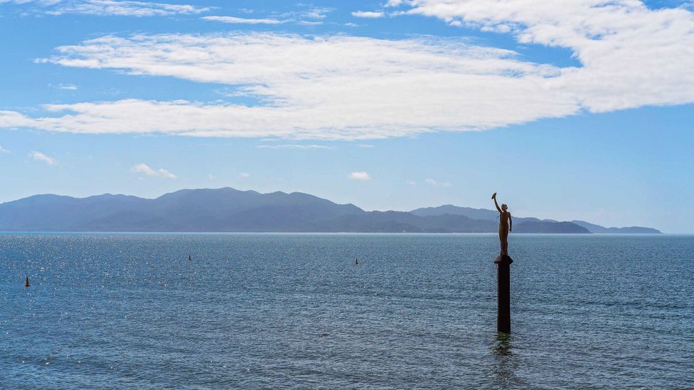 Unveiled in 2019, the Ocean Siren sculpture reacts to live water temperature data on the reef (Credit: Michelle Jackson/Alamy)