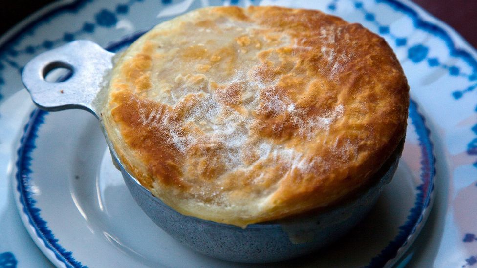 Colonial-style turkey pot pie at City Tavern restaurant in Philadelphia, Pennsylvania (Credit: dbtravel/Alamy)