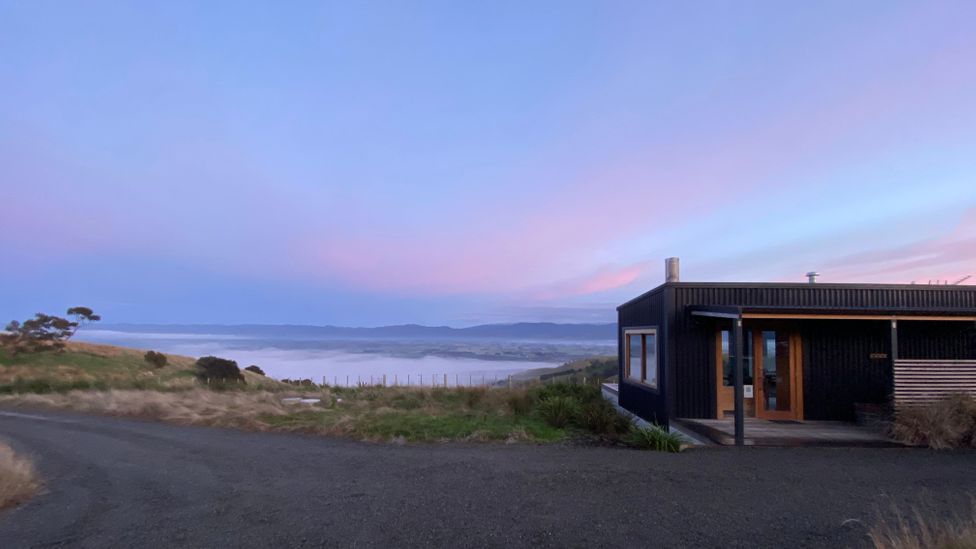 Well-positioned for stargazing, Whitimanuka Retreat in the Wairarapa is kitted out with binoculars and books on what to see in the night sky (Credit: Jacqui Gibson)