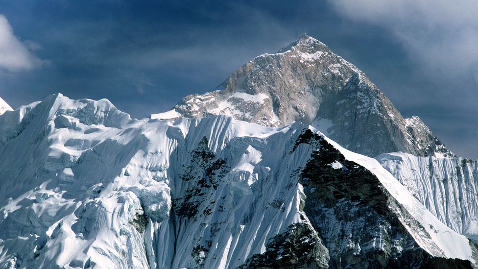 Darmen gebaar riem How tall will Mount Everest get before it stops growing? - BBC Future