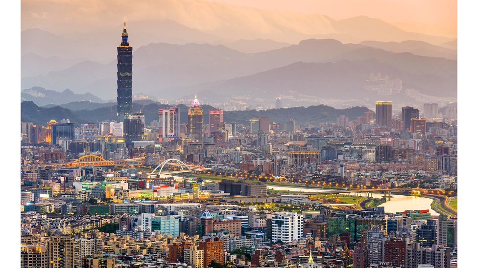 If one of the 20 peaks in Datun Volcano Group erupted, Taipei could be covered in swirling clouds of volcanic ash (Credit: Sean Pavone/Alamy)