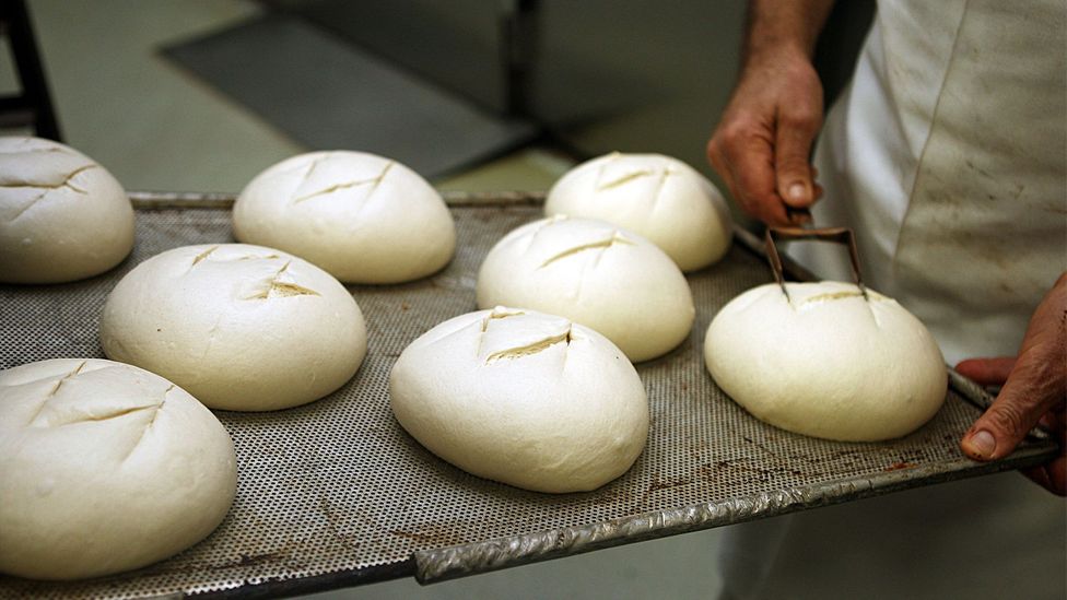 Sourdough loaves are being prepped for the oven at Boudin Bakery in San Francisco (Credit: San Francisco Chronicle/Hearst Newspapers/Getty Images)