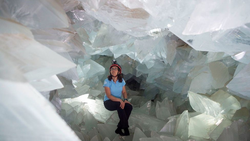 crystals in caves        
        <figure class=