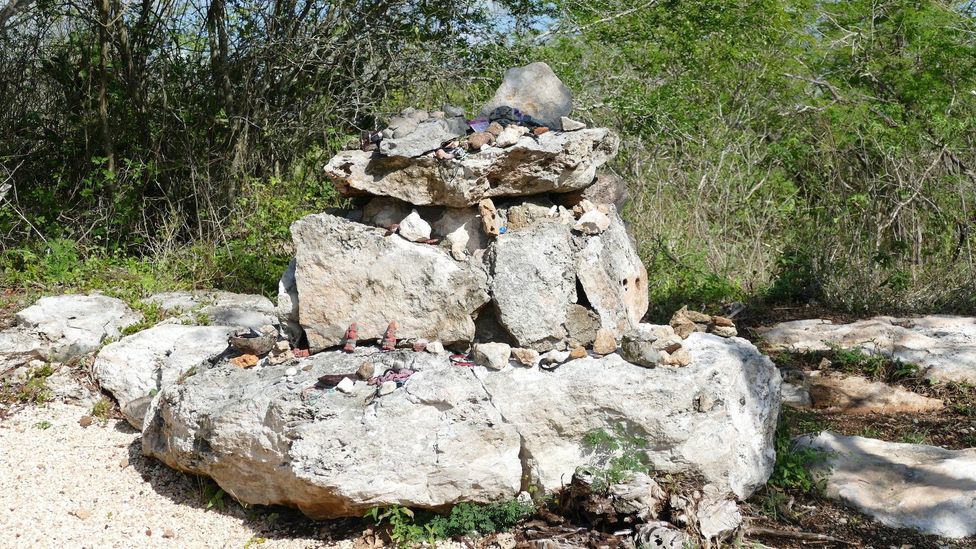 Small stone altars for the aluxe – Maya woodland spirits – were built next to old wells (Credit: Egle Gerulaityte)