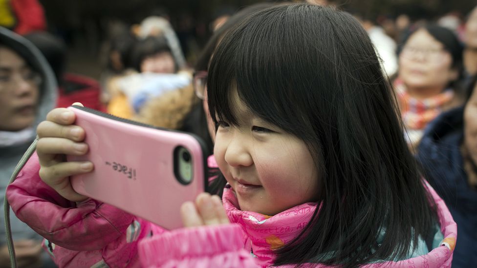 What's the right age to get a smartphone?
