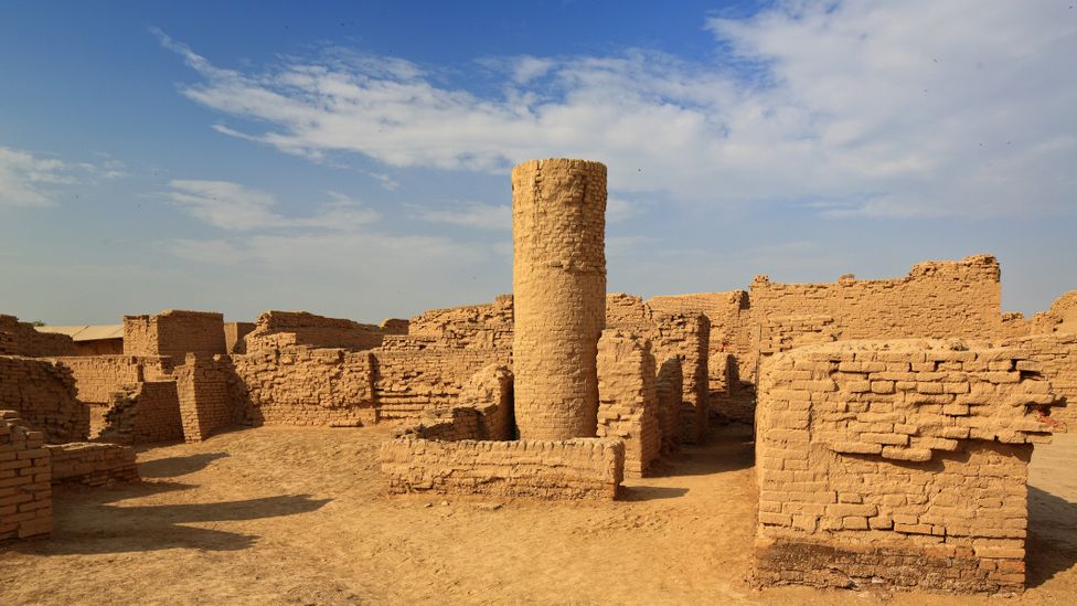 Mais de 700 poços foram descobertos desde o início das escavações (Crédito: Nadeem Khawar/Getty Images)
