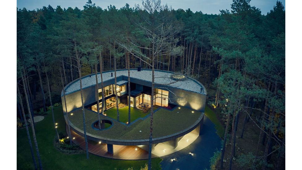 Circle Wood, Mobius Architekci, 2020, Izabelin, Poland (ক্রেডিট: Paweł Ulatowski / Przemek Olczyk)
