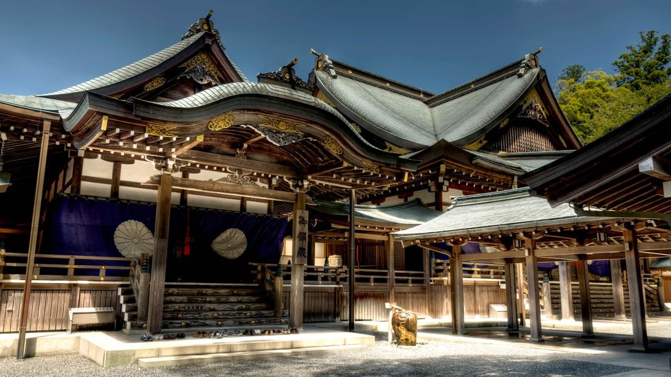 Much Japanese architecture, including the Ise Grand shrine, traditionally uses wood and joints, allowing structures to be taken apart relatively easily (Credit: M Markovic/Alamy)