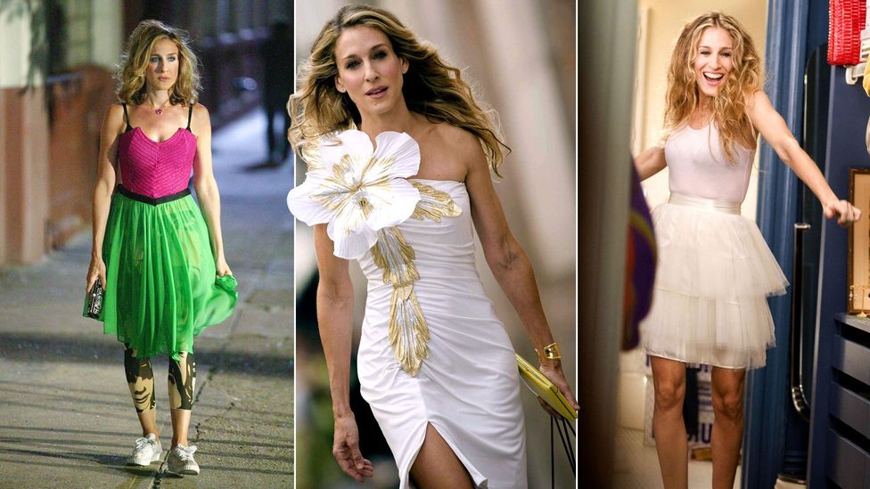 10 Iconic Carrie Bradshaw Outfits to Add to Your Closet