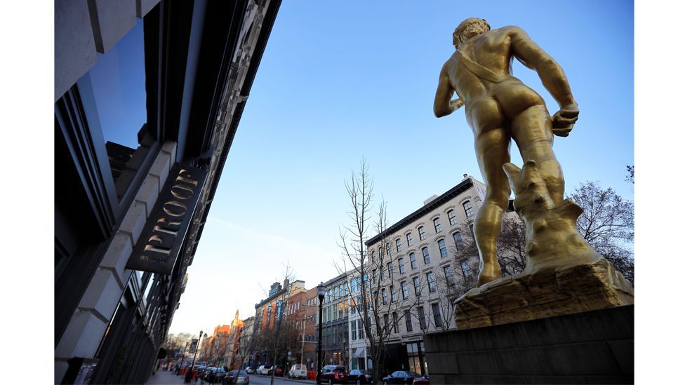 A 10m-tall gold replica of Michelangelo's David was created by Turkish-American artist Serkan Ozkaya for the 2005 Istanbul Biennale (Credit: Alamy)