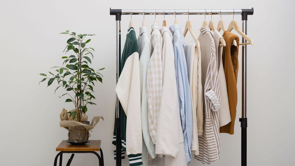 The rise of the minimalist wardrobe - BBC Culture