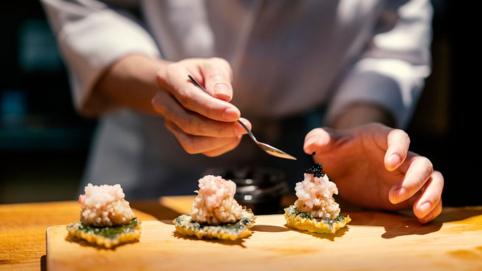 The 'right' way to eat sushi Tips from the experts on sushi rules to