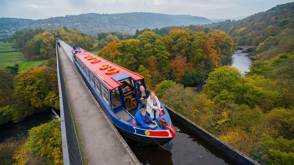At the Pontcysyllte Aqueduct & Canal, visitors can take a boat or canoe over the English-Welsh border (Credit: John Hayward/Alamy)