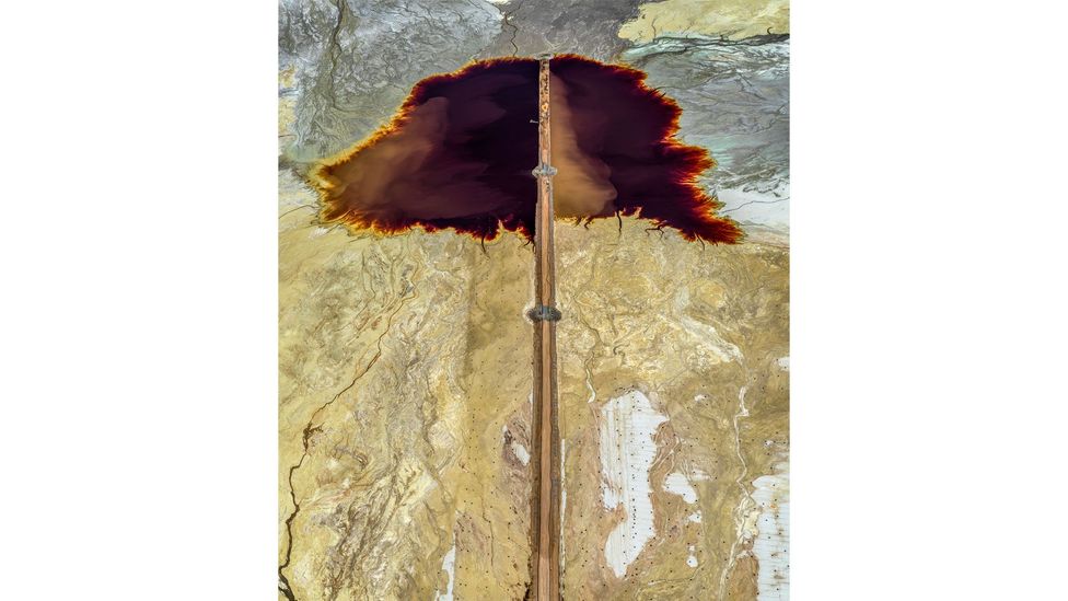 Uranium Tailings #13, Husab Uranium Mine, Namibia (Credit: Edward Burtynsky, Nicholas Metivier Gallery, Toronto / Flowers Gallery, London)