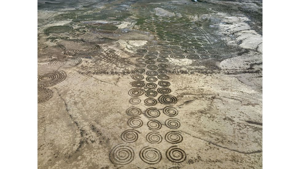 Desert Spirals #1, Verneukpan, Northern Cape, South Africa, 2018 (Credit: Edward Burtynsky, Nicholas Metivier Gallery, Toronto / Flowers Gallery, London)