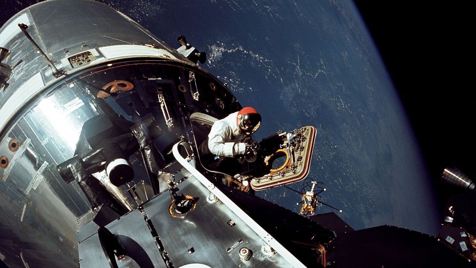 Spacewalk from Apollo 9 capsule (Credit: Nasa)